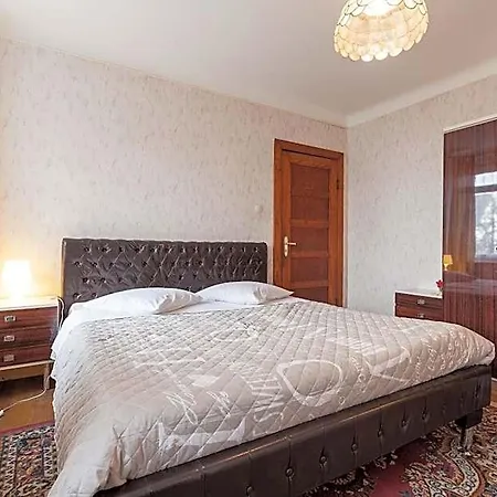 Hotell Defive 2*